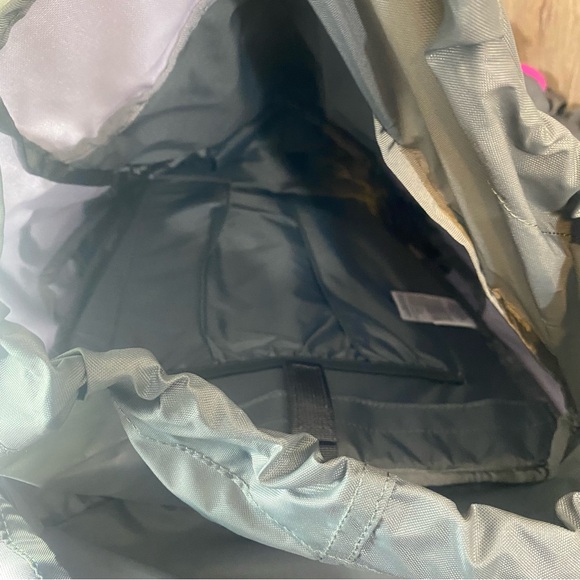 The North Face Terra 40 Hiking Backpack M/L Gray Pink EUC Outdoors - Picture 5 of 9